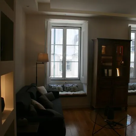 Trendy Downtown Apartment
